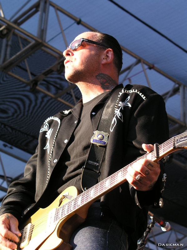 mike-ness-hootenanny